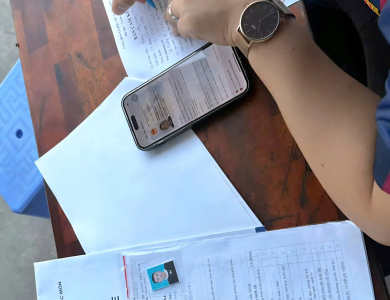 Học viên đăng kí hồ sơ GPLX 