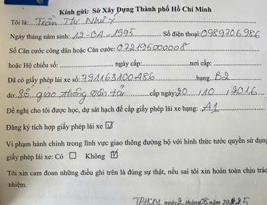 Học viên đăng kí hồ sơ GPLX 