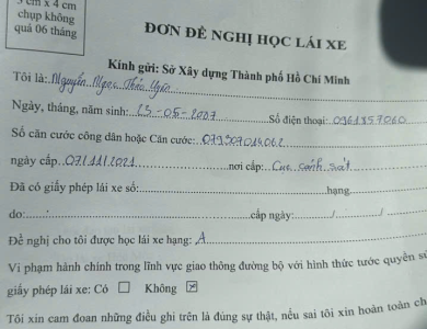 Học viên đăng kí hồ sơ GPLX 
