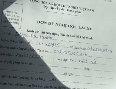Học viên đăng kí hồ sơ GPLX 