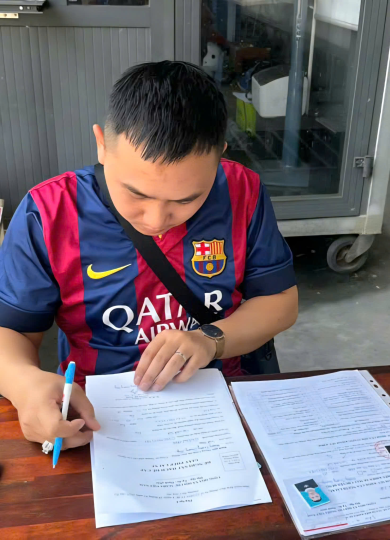 Học viên đăng kí hồ sơ GPLX 